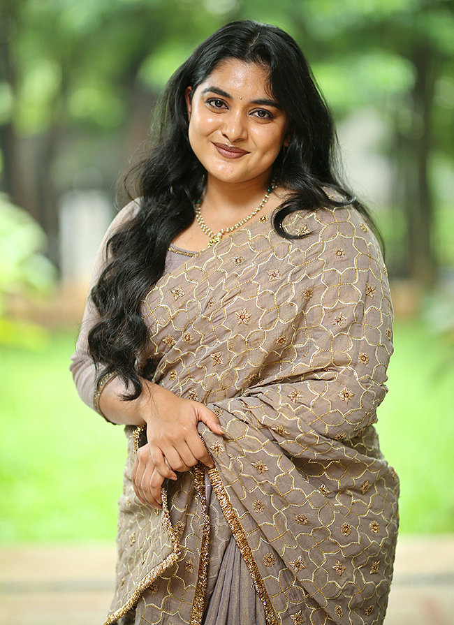 actress nivetha thomas photos11