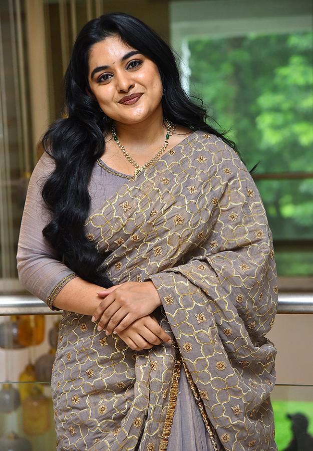 actress nivetha thomas photos8