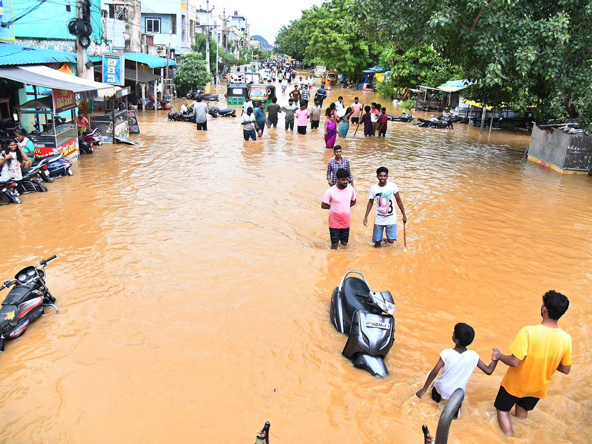 vijayawada Heavy floods today15