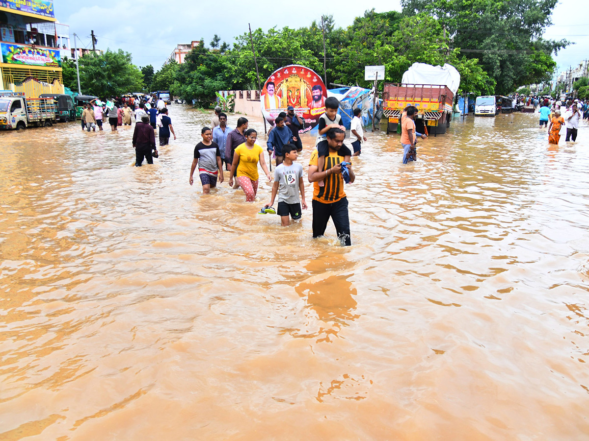 vijayawada Heavy floods today25