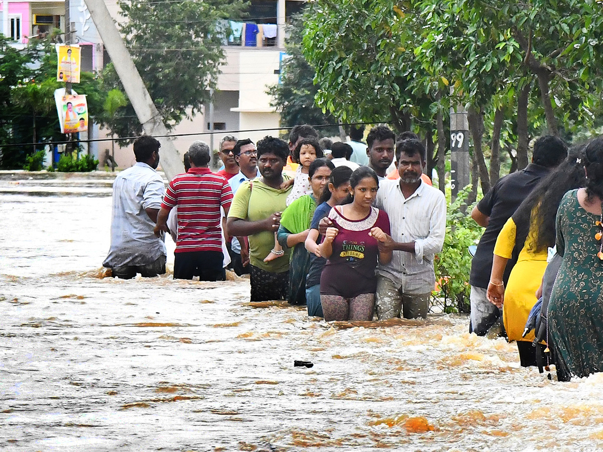 vijayawada Heavy floods today32