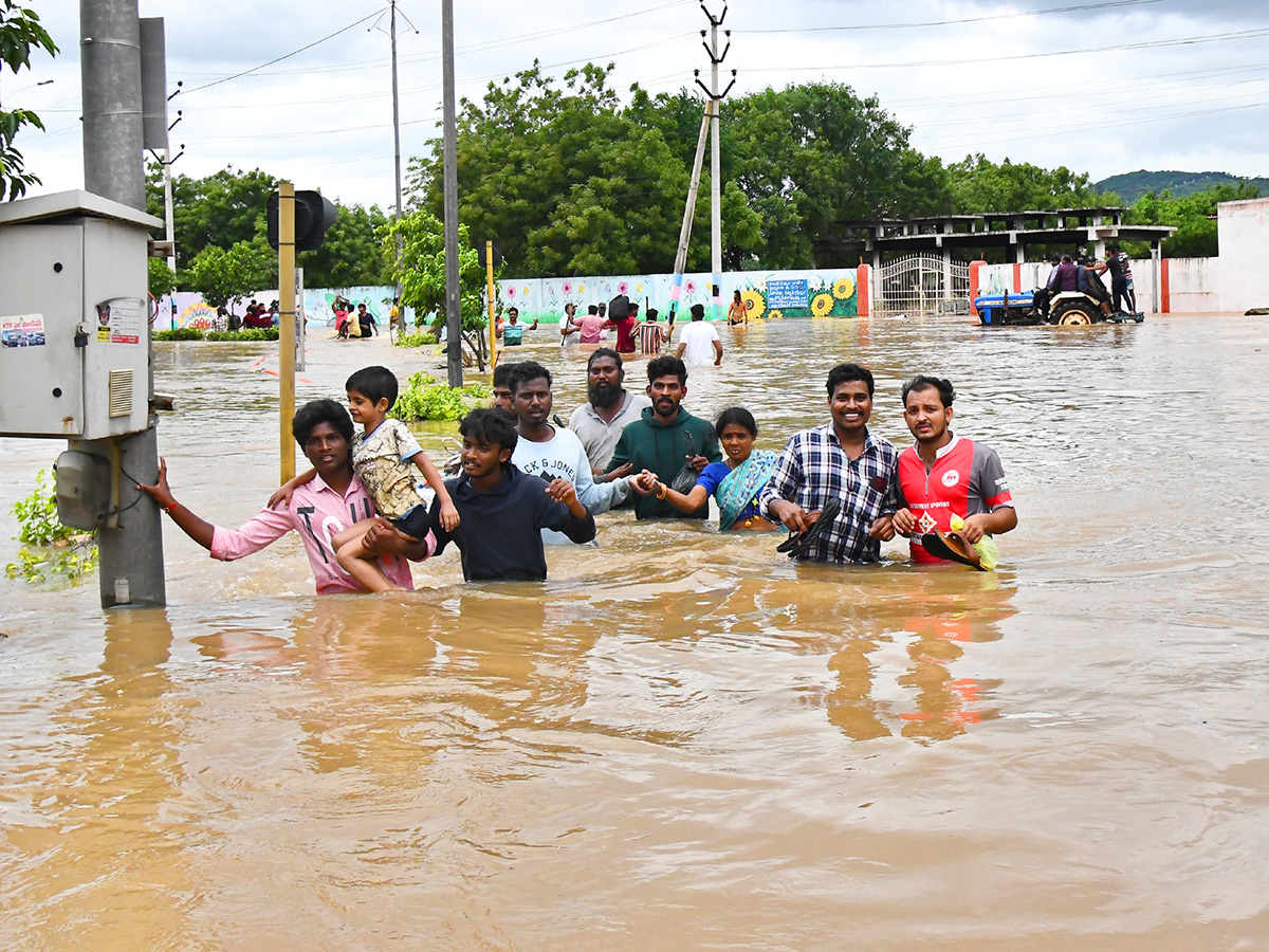 vijayawada Heavy floods today35