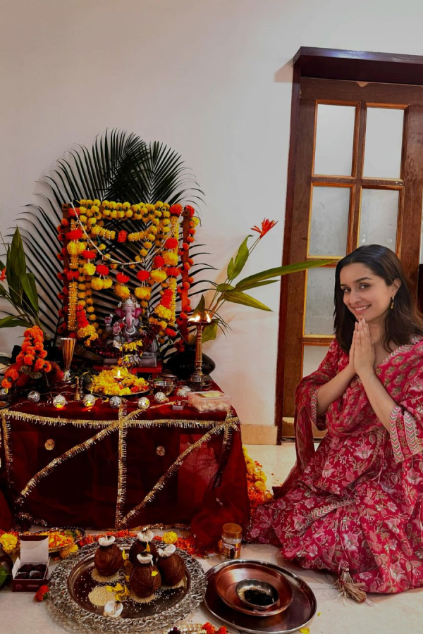 Bollywood Celebs Worship Of Lord Ganesh Photos viral15