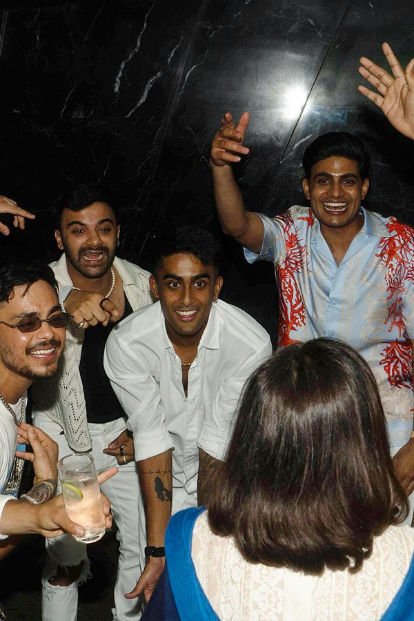 Shubman Gill Parties Hard With Buddies Ishan Kishan, KL Rahul And Shreyas Iyer Photos9