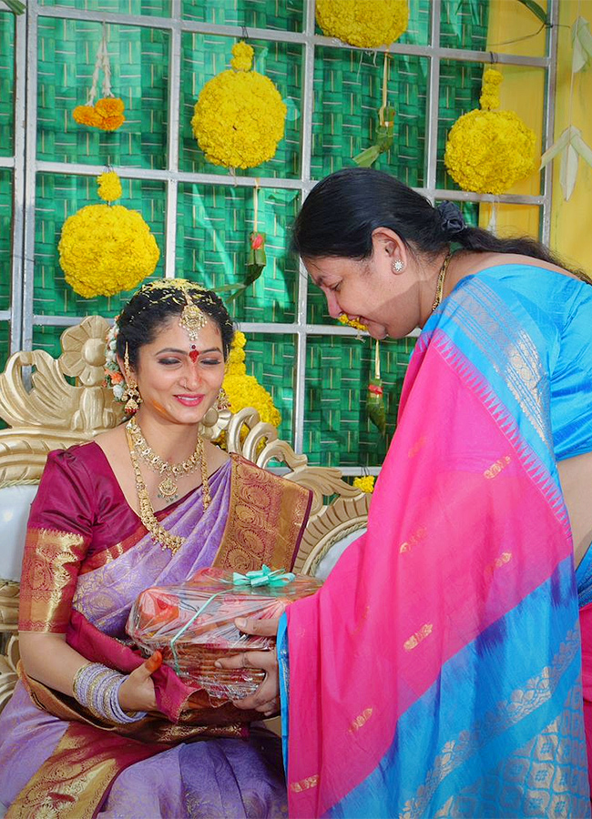 Jabardasth Rocking Rakesh Wife Jordar Sujatha Seemantham Function Photos9
