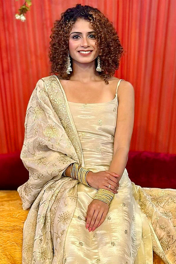 Harmilan Bains Sensational Comments I Was In Depression Likely To Enter Modelling Photos17