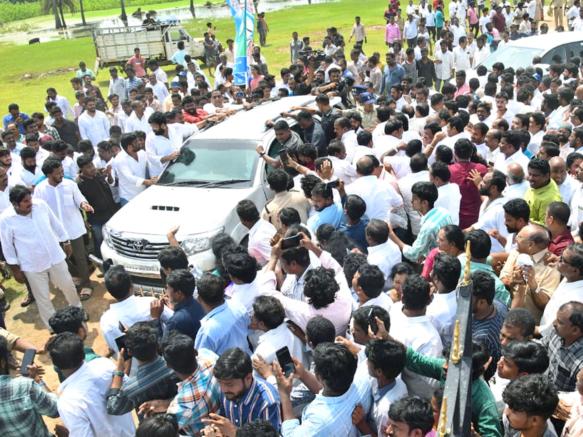 YS Jagan Visits Pithapuram Floods Affected Areas Photos8