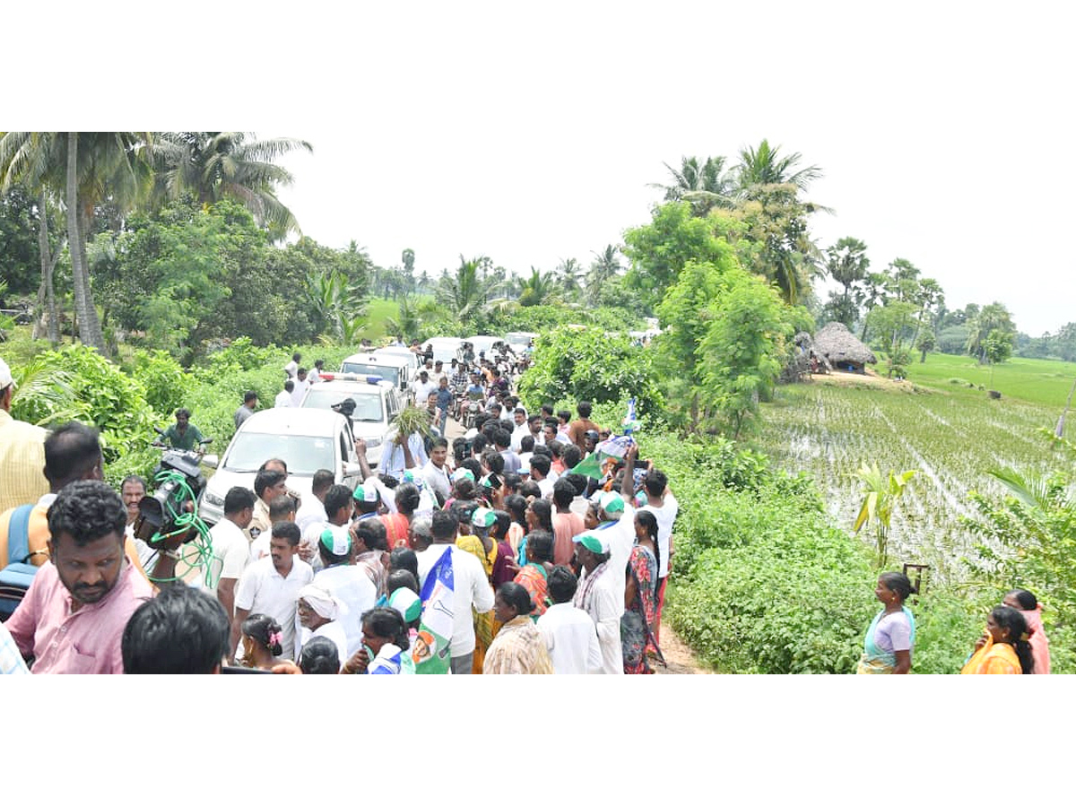 YS Jagan Visits Pithapuram Floods Affected Areas Photos18