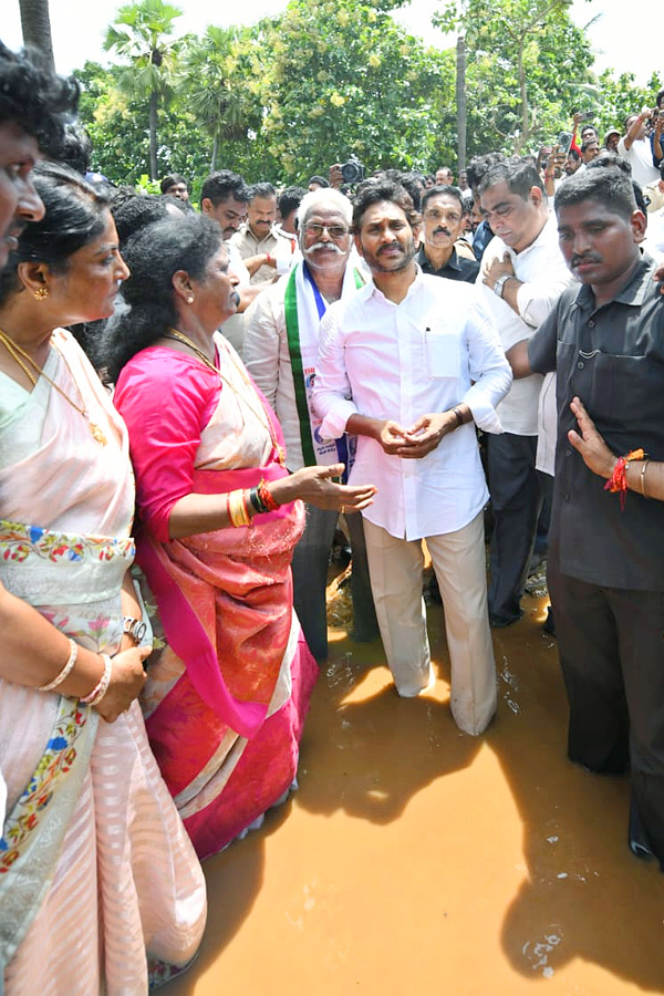 YS Jagan Visits Pithapuram Floods Affected Areas Photos30
