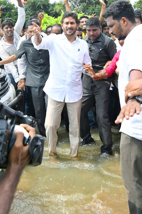 YS Jagan Visits Pithapuram Floods Affected Areas Photos5