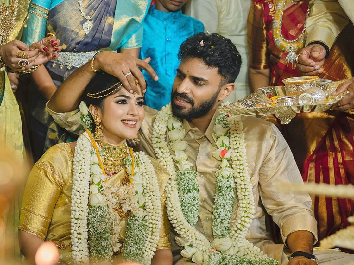 Actress Megha Akash And Saai Vishnu Marriage Photos8