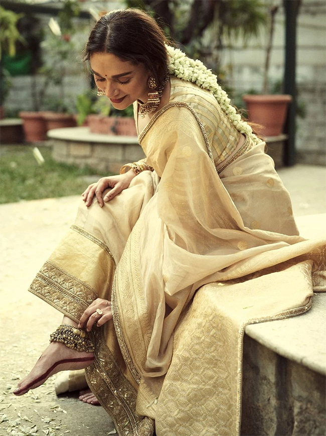 Aditi Rao Hydari and Siddharth married in an intimate ceremony24