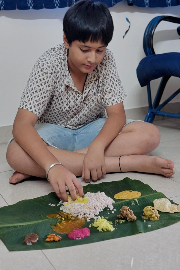 Telugu Anchor Anasuya Bharadwaj Celebrated Onam Festival Photos Goes Viral11
