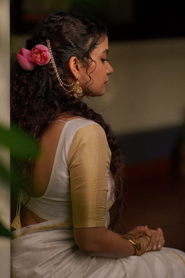 Kalki Beauty Actress Anna Ben Onam Special Look3