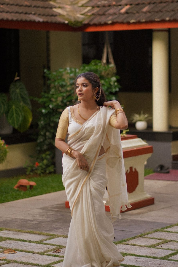 Kalki Beauty Actress Anna Ben Onam Special Look9