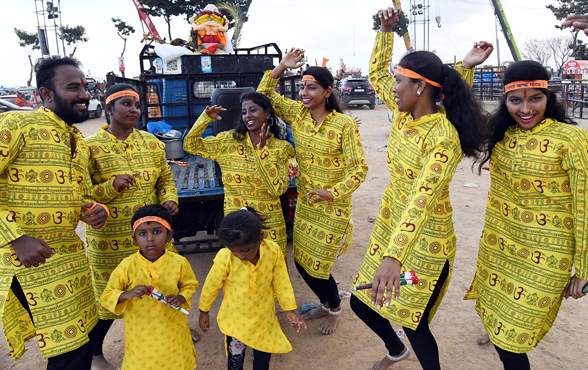 Ganesh Nimajjanam at Tank Bund Hyderabad Photos15