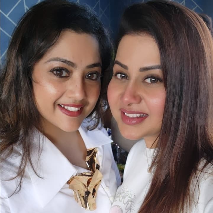 Tollywood Actress Meena Birthday Celebrations Pics Goes Viral4