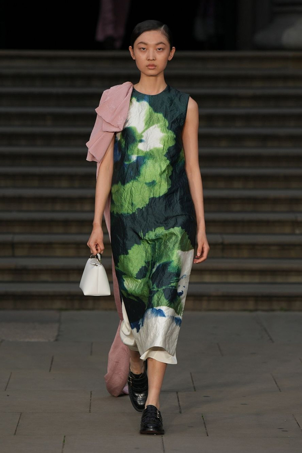 Erdem Spring Summer Collection 2025 Photos Viral11