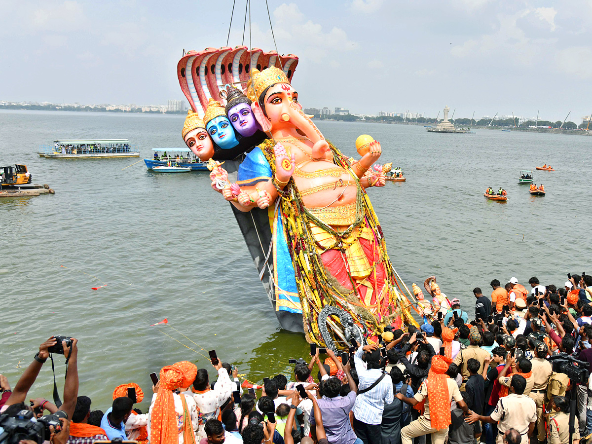 Khairatabad Ganesh Shobha Yatra 2024 Photos7