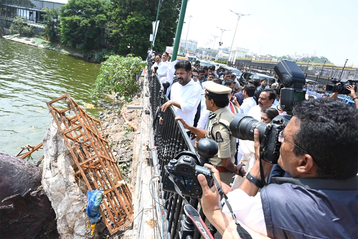 cm revanth reddy in ganesh nimajjanam at Tank Bund Road1