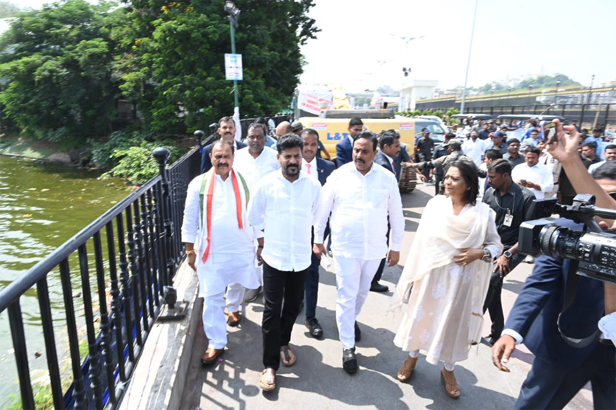 cm revanth reddy in ganesh nimajjanam at Tank Bund Road7