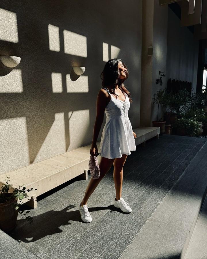 Pooja Hegde Latest Photos Goes Viral3