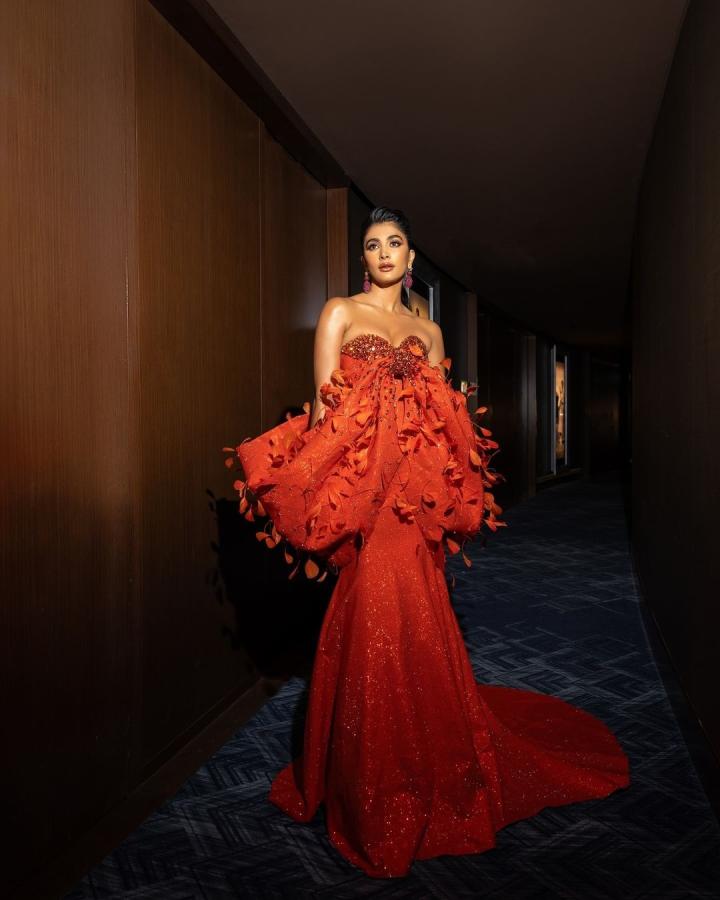 Pooja Hegde Latest Photos Goes Viral7