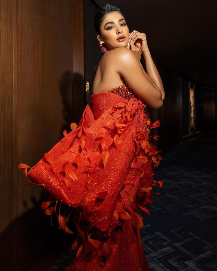 Pooja Hegde Latest Photos Goes Viral8