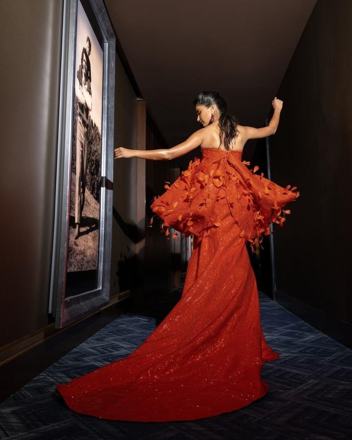 Pooja Hegde Latest Photos Goes Viral10
