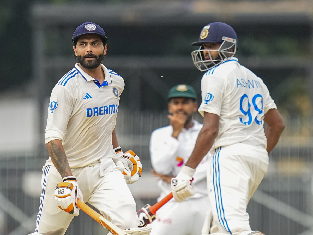 Ravichandran Ashwin, Ravindra Jadeja shine to chances against Bangladesh Photos12