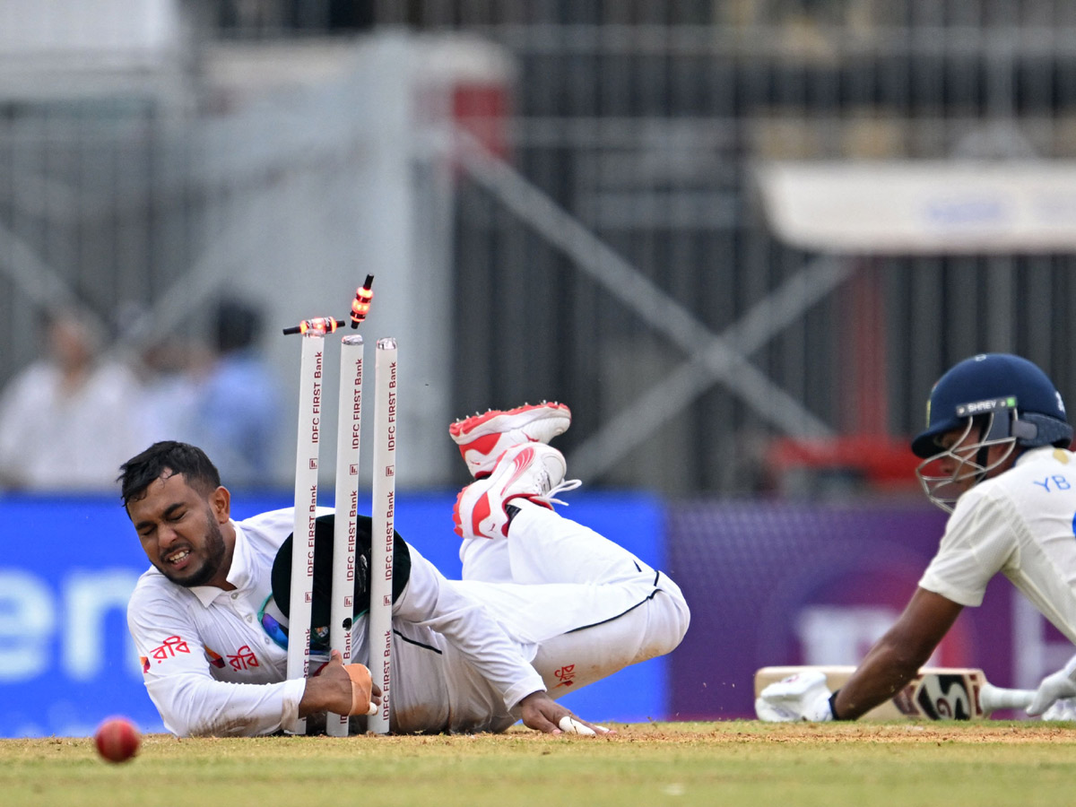 Ravichandran Ashwin, Ravindra Jadeja shine to chances against Bangladesh Photos27