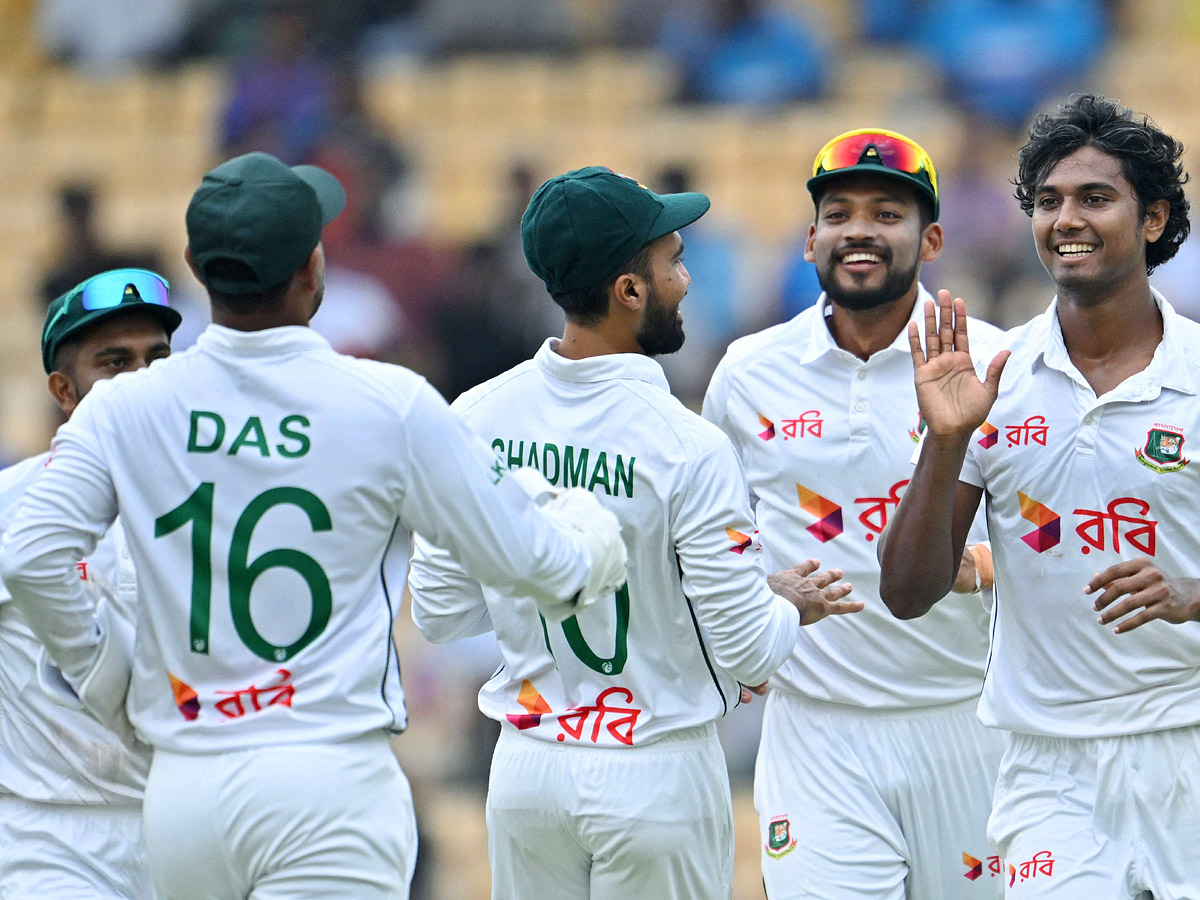 Ravichandran Ashwin, Ravindra Jadeja shine to chances against Bangladesh Photos30
