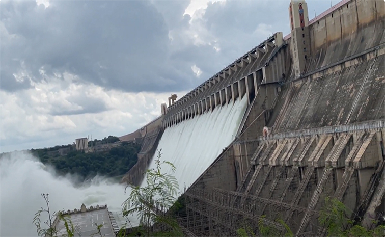 26 Crest Gates Of Nagarjuna Sagar Dam Opened Photos Goes Viral4