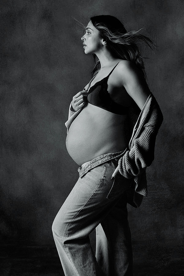 Deepika Padukone, Ranveer Singh share glimpses from pregnancy photoshoot5
