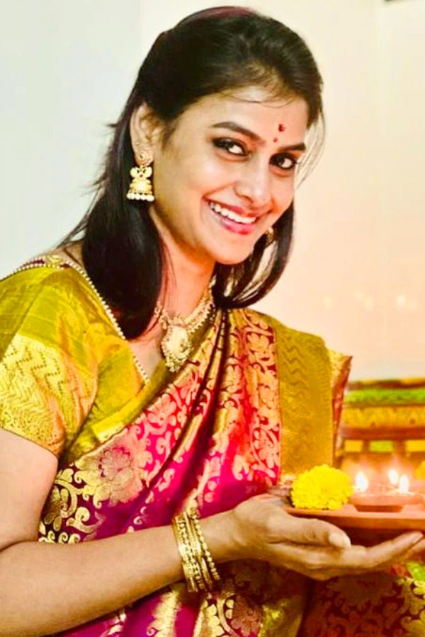 Check out the HD Images of Bigg Boss 8 Contestent Actress Sonia Akula.15