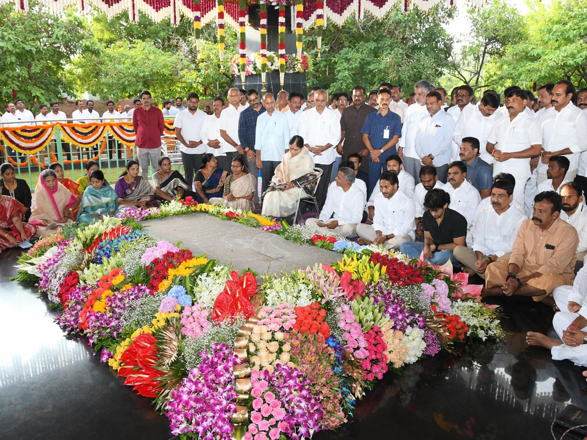 Unforgettable The Great Leader Ys Rajasekhara Reddy Vardhanthi Photos2
