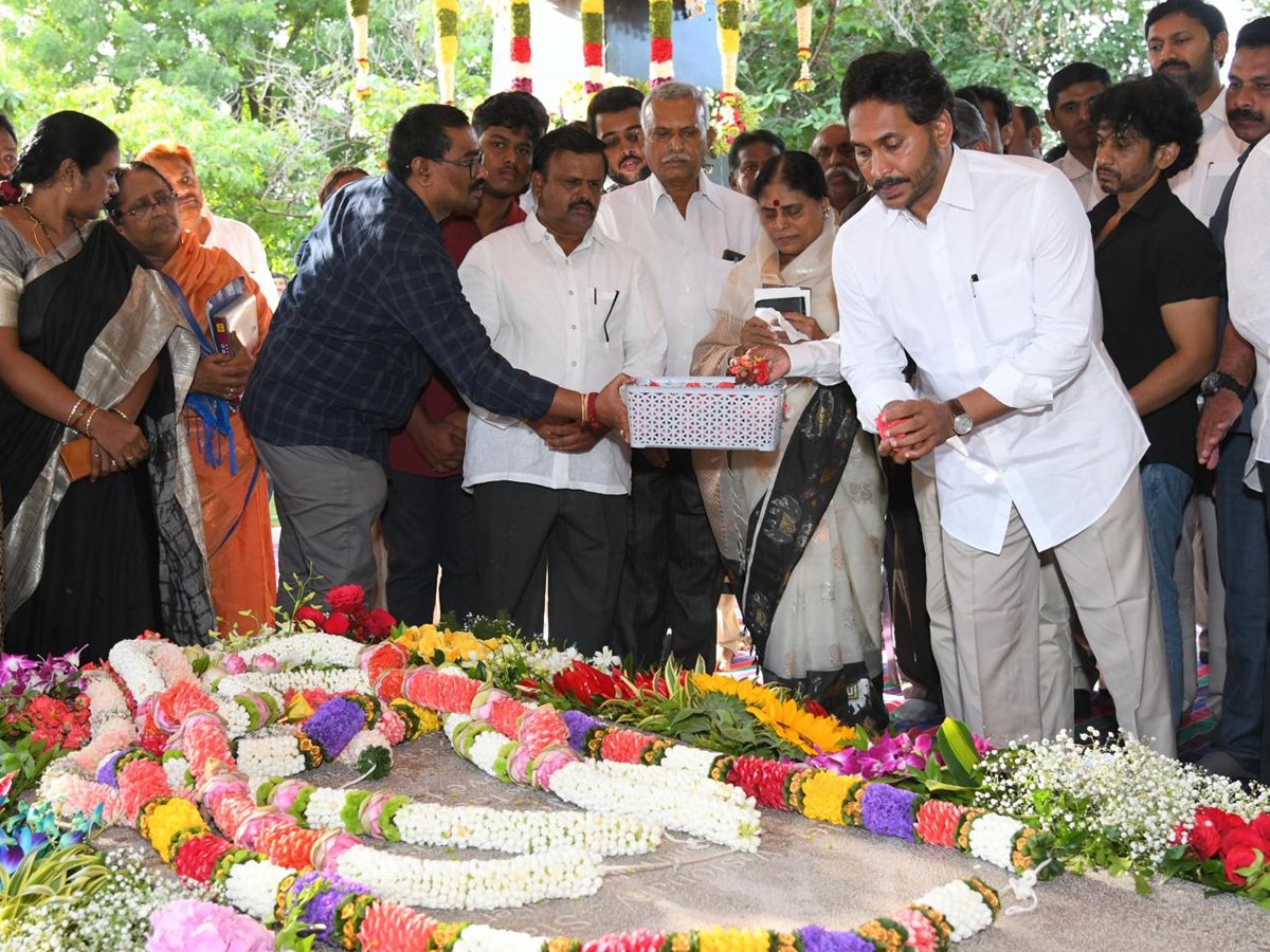 Unforgettable The Great Leader Ys Rajasekhara Reddy Vardhanthi Photos15