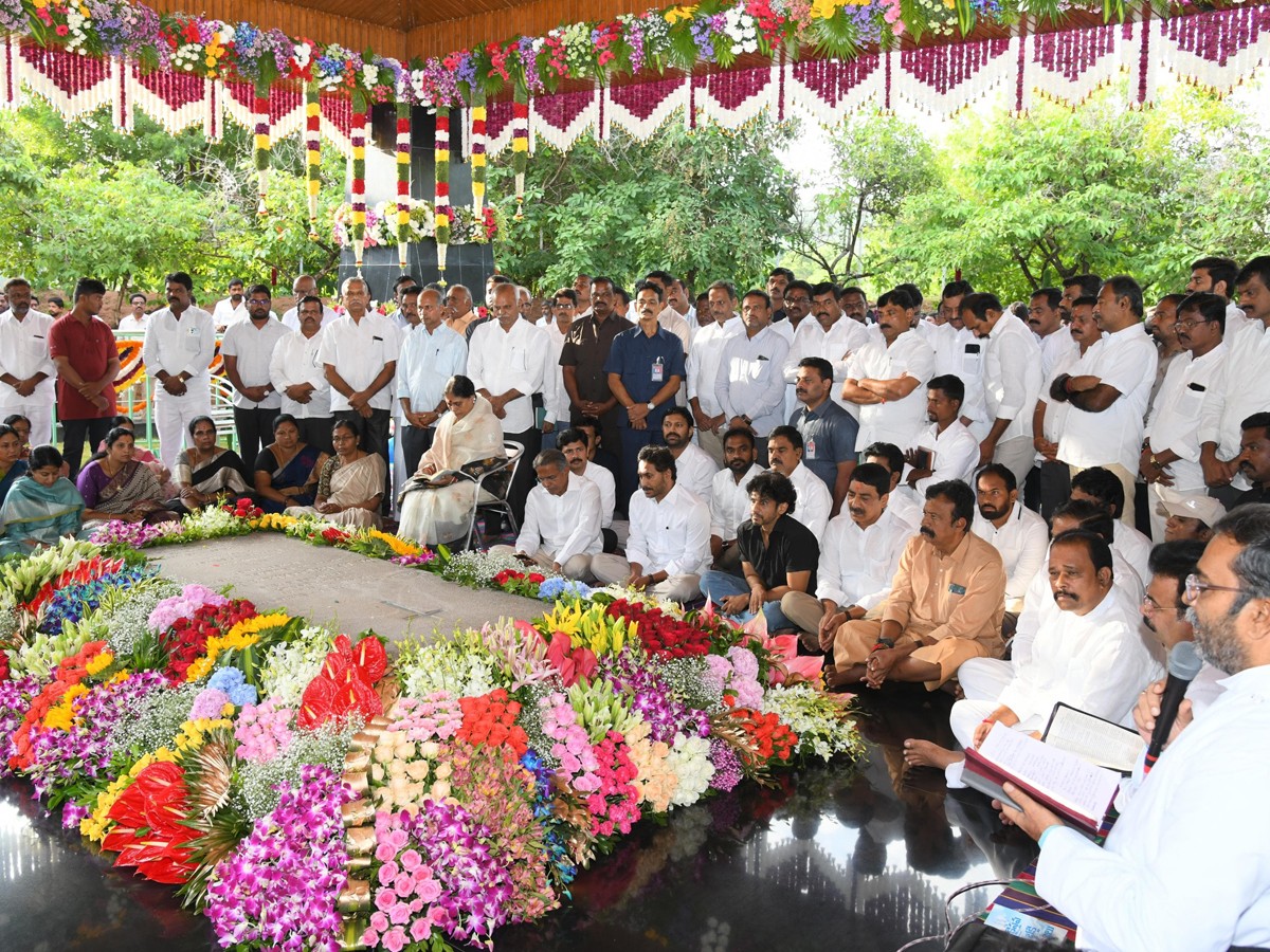 Unforgettable The Great Leader Ys Rajasekhara Reddy Vardhanthi Photos5