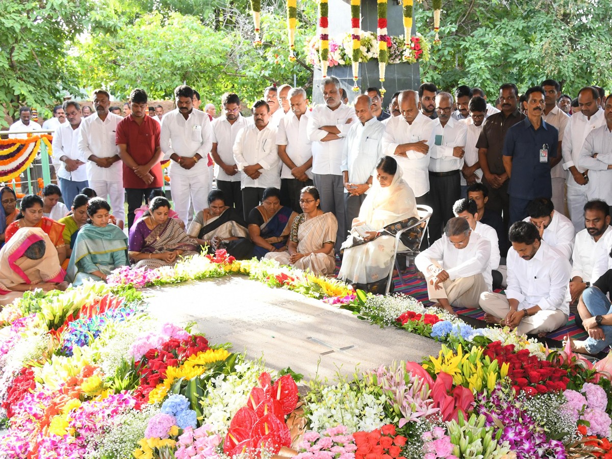Unforgettable The Great Leader Ys Rajasekhara Reddy Vardhanthi Photos8