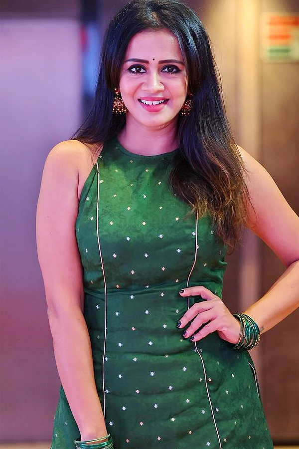 Anchor Anjana Rangan share Emotional Post After Hosting NTR Devara Event Photos17