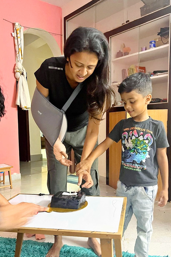 Anchor Anjana Rangan share Emotional Post After Hosting NTR Devara Event Photos24