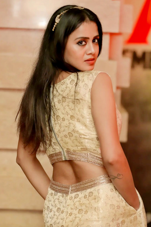 Anchor Anjana Rangan share Emotional Post After Hosting NTR Devara Event Photos31