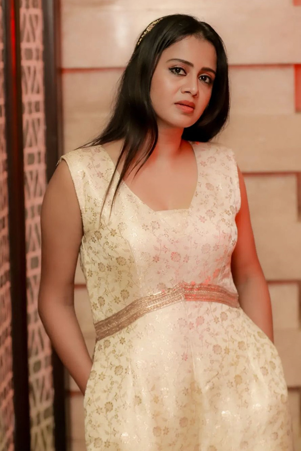 Anchor Anjana Rangan share Emotional Post After Hosting NTR Devara Event Photos32