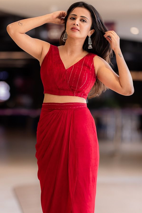 Anchor Anjana Rangan share Emotional Post After Hosting NTR Devara Event Photos7