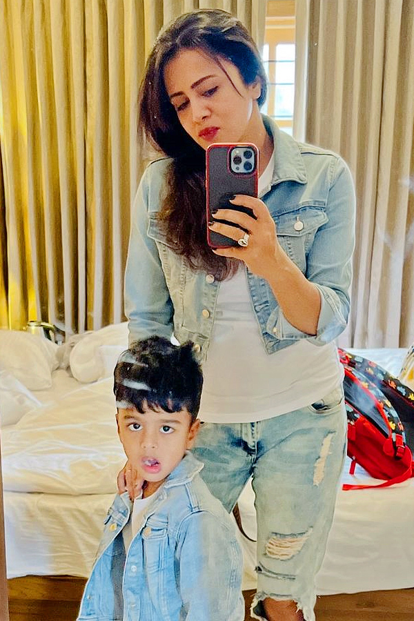 Anchor Anjana Rangan share Emotional Post After Hosting NTR Devara Event Photos10