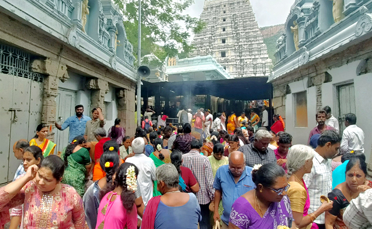 Huge Rush Of Devotees In Alipiri Steps Route Photos3