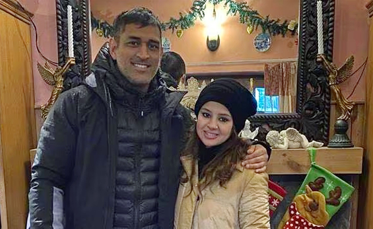 Ms Dhoni Daughter Ziva School Fees Rupes..Photos11