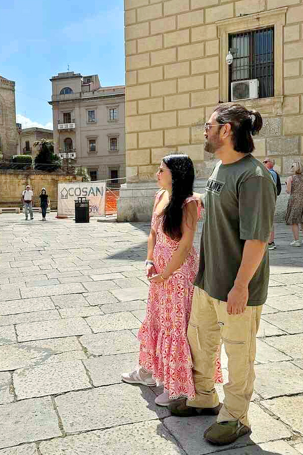 Ms Dhoni Daughter Ziva School Fees Rupes..Photos13