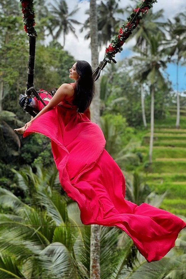 Ahaana Krishna Enjoys Vacation In Bali With Friends, Photos Viral12