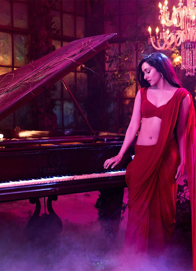 Actress Shraddha Kapoor Hot Photos32
